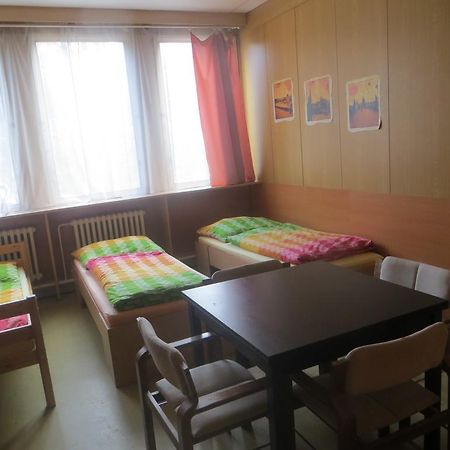 Hostel Monty Říčany Екстериор снимка