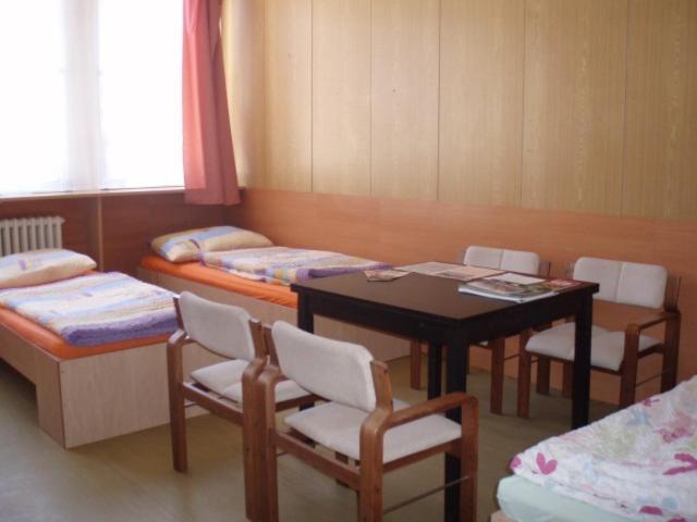Hostel Monty Říčany Екстериор снимка